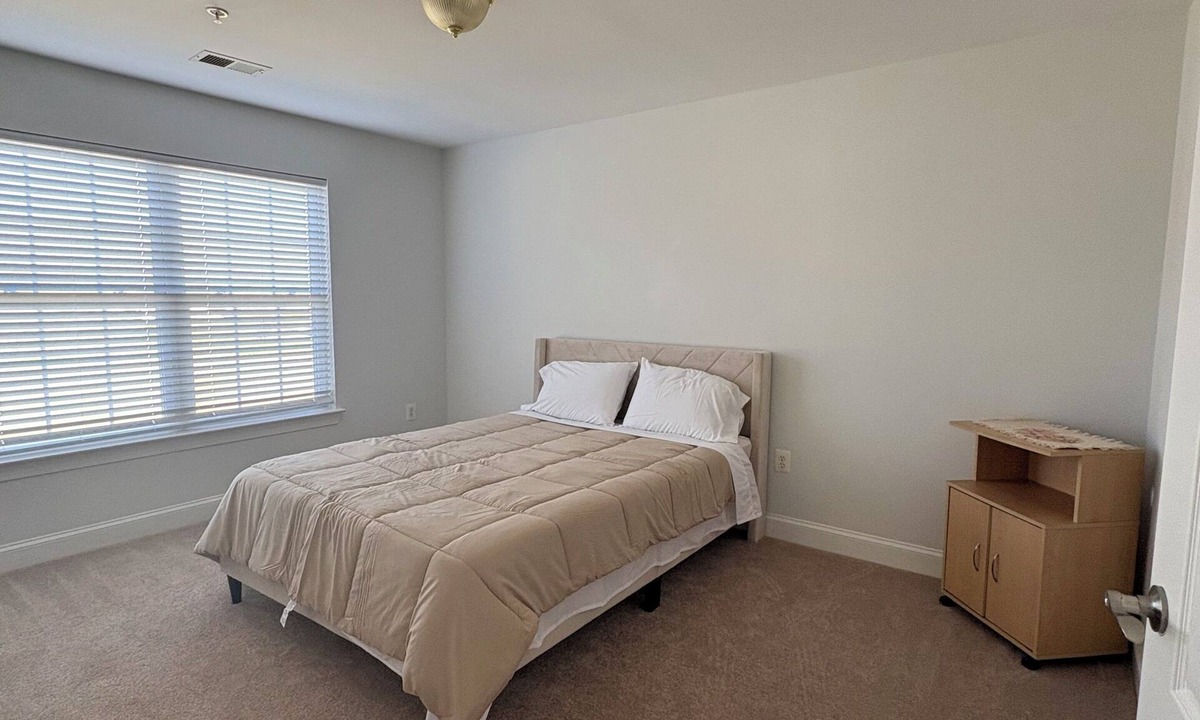 Brandywine House | Spacious 8-bedroom house for both small and large groups in Brandywine