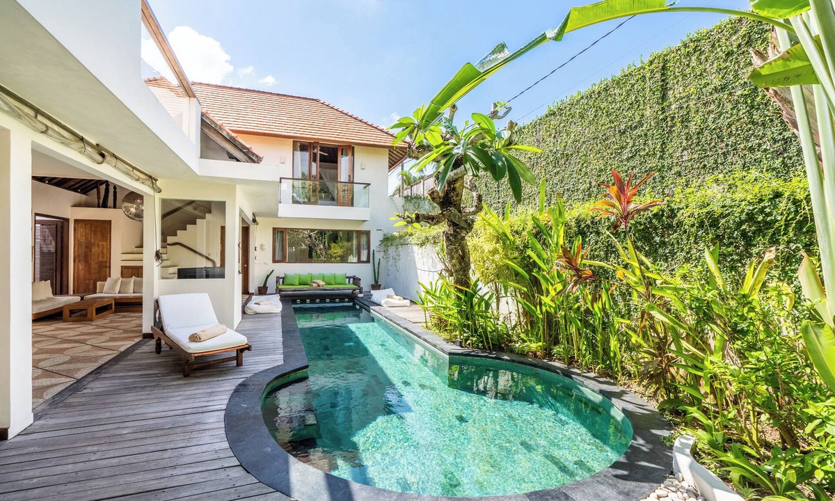 Drupadi Villa | Spacious 8 Bedroom Villa Central Seminyak