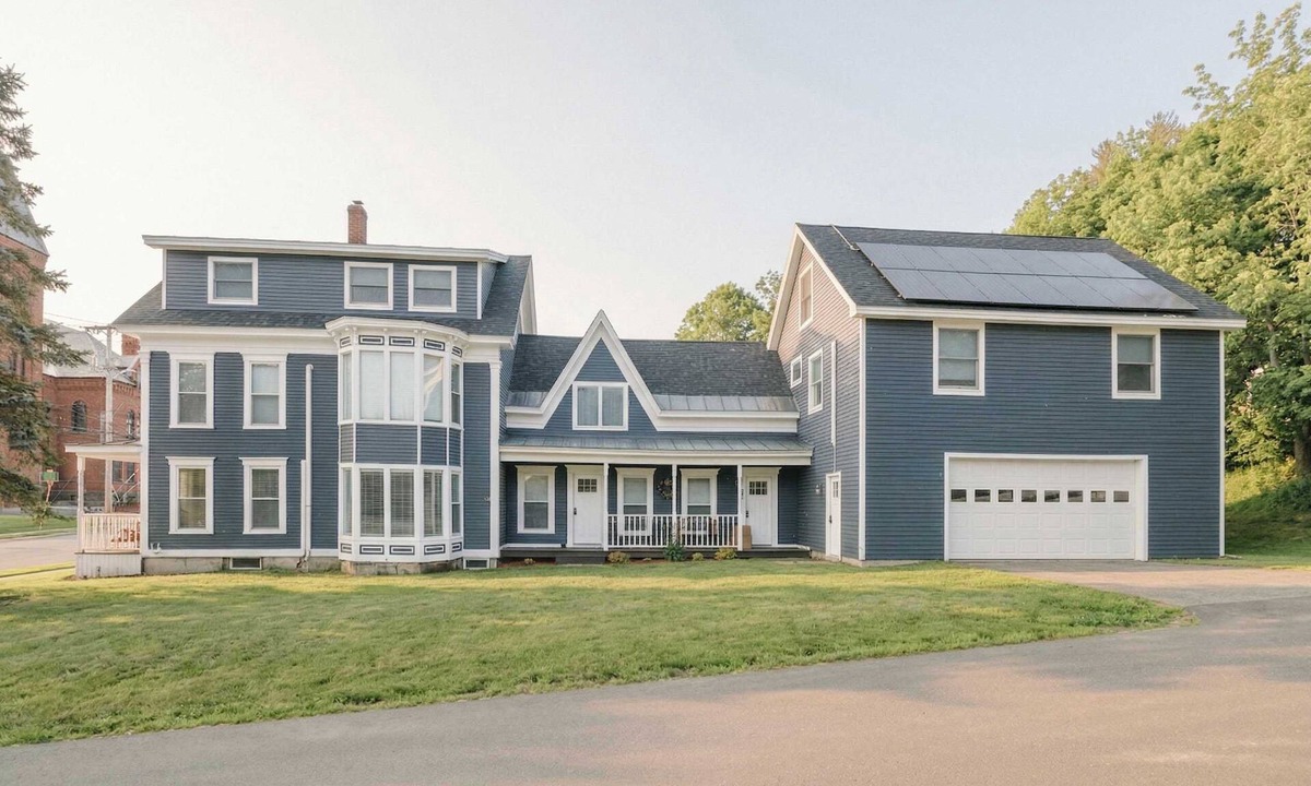 Ludlow House | Spacious 9-BR Downtown Residence 3-Min to Okemo