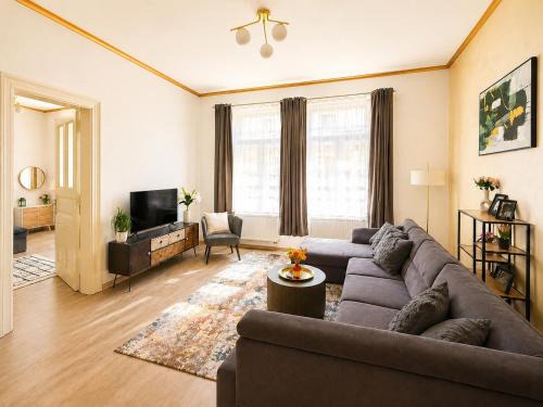 Andel Apartment | Spacious 95m2 Riverside Apartment Zborovska Prague Smichov