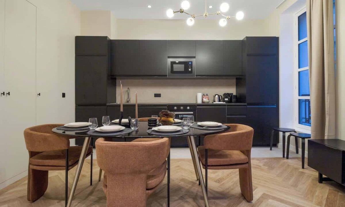Arsenal Apartment | Spacious Air-Conditioned Apartment Bastille/Marais