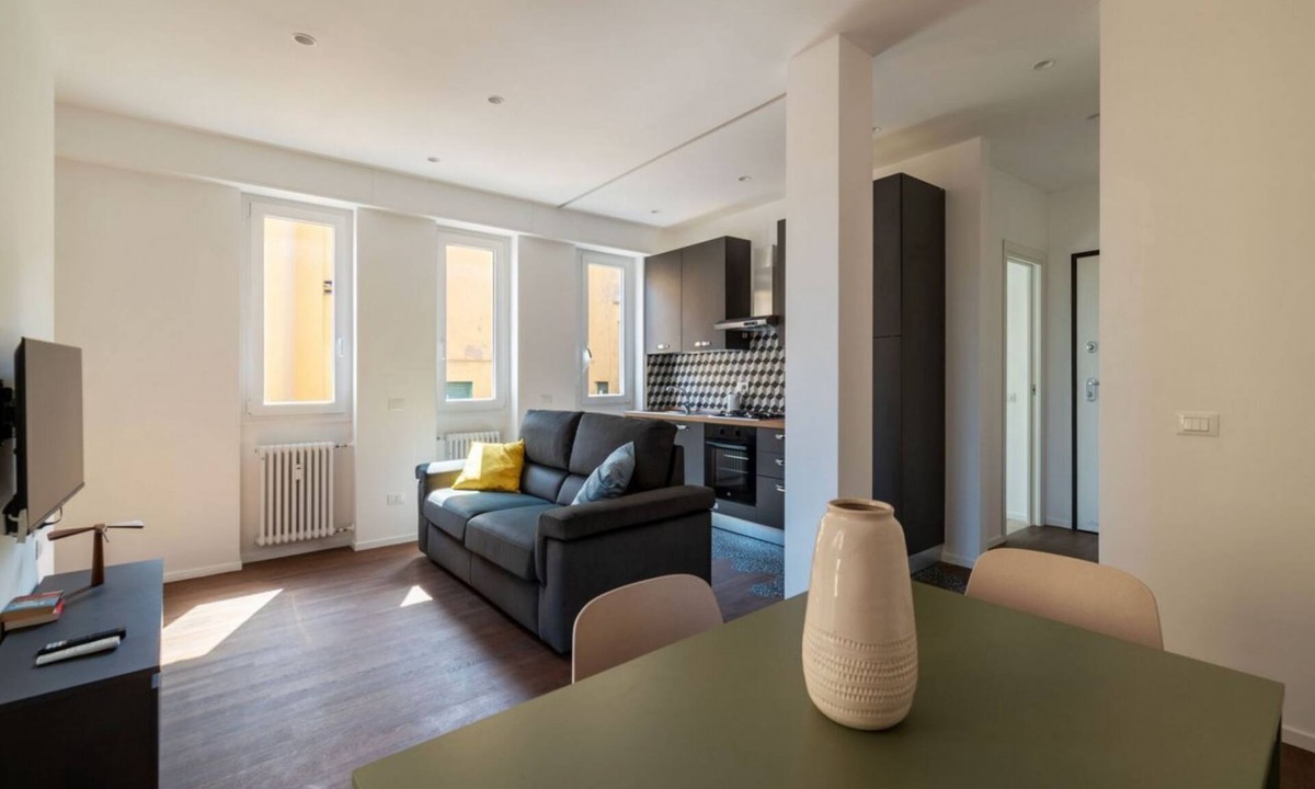 Universita Apartment | Spacious and bright 61 square meters apartment, perfect for two people, located on the fifth and top floor of a building with an elevator (NOT accessible to disabled guests).The property is located very close to Rome Tiburtina Station (400 meters), makin