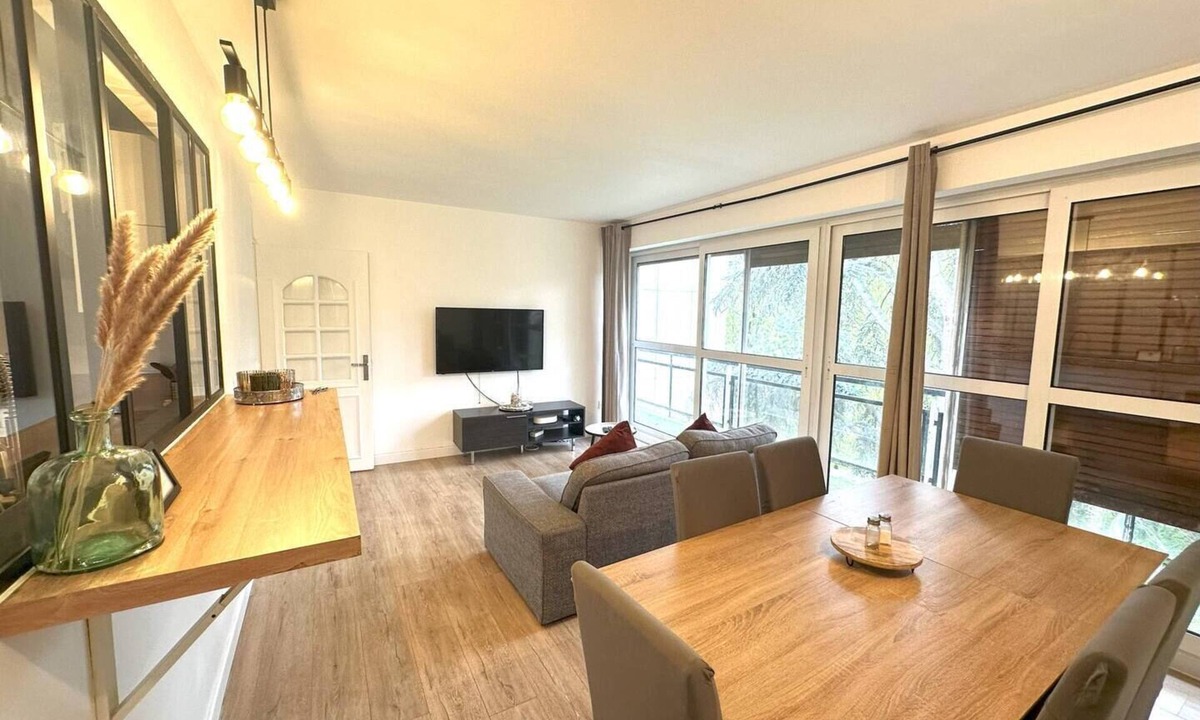 Sarcelles Apartment | Spacious and bright apartment in Sarcelles