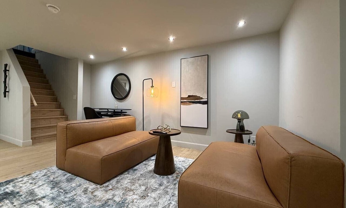 Milton Park Apartment | Spacious and Central Montreal Ap