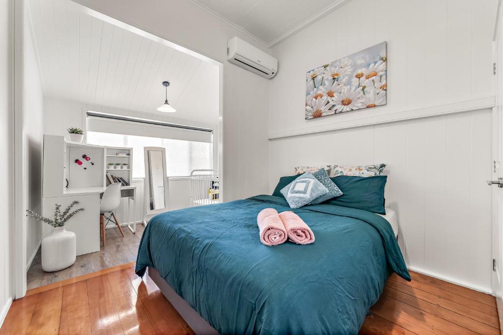 North Booval House | Spacious and Charming Queenslander in Ipswich