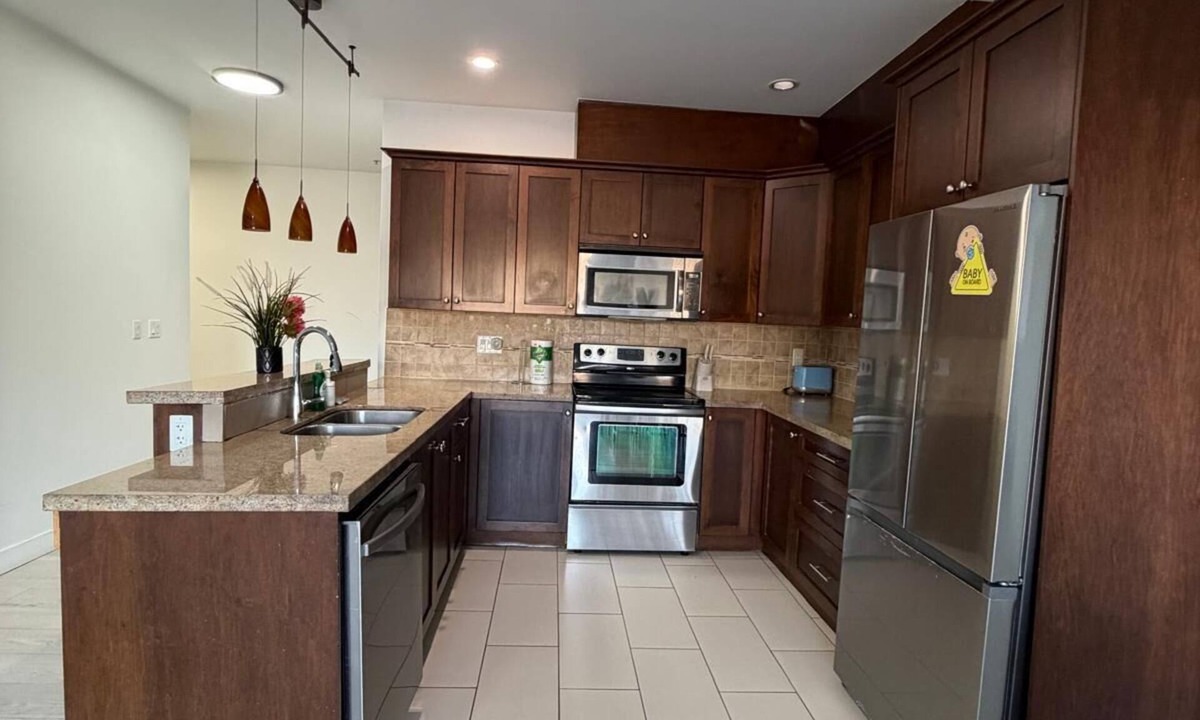 Guildford Apartment | Spacious and Comfortable 3-bedroom 2-bathroom apartment