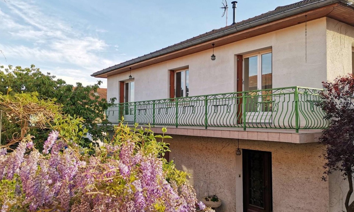 Roanne Cottage | Spacious and comfortable lodging with terrace in Roanne
