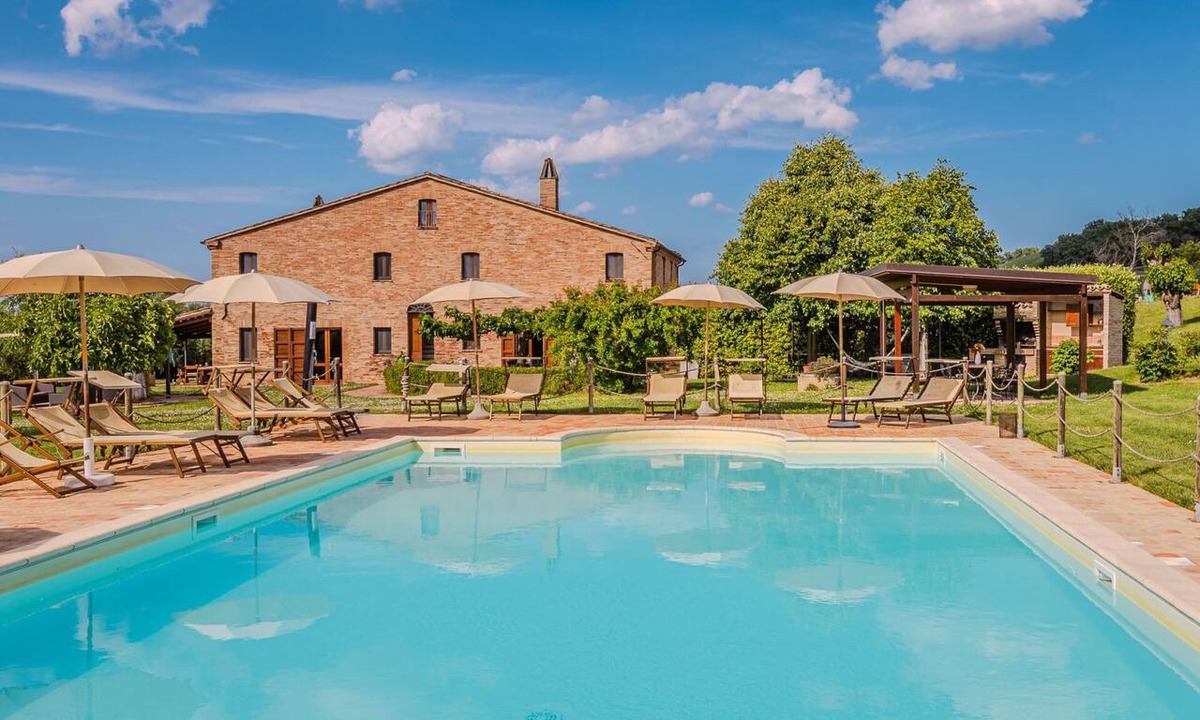Corinaldo Villa | Spacious and cosy villa with pool in the countryside, just 15 minutes from the beaches of Senigallia