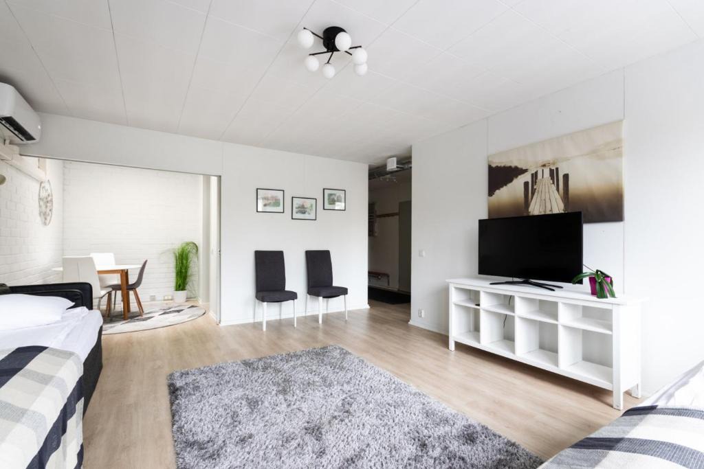 Vantaa Apartment | Spacious and cozy 2-room apartment for 4 in Kaivoksela, Vantaa