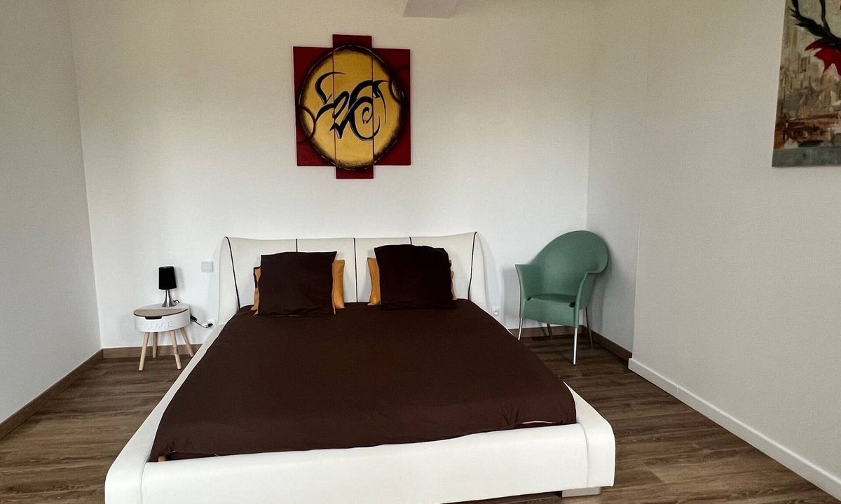 La Roche-Chalais Cottage | Spacious and modern gîte in a quiet city centre