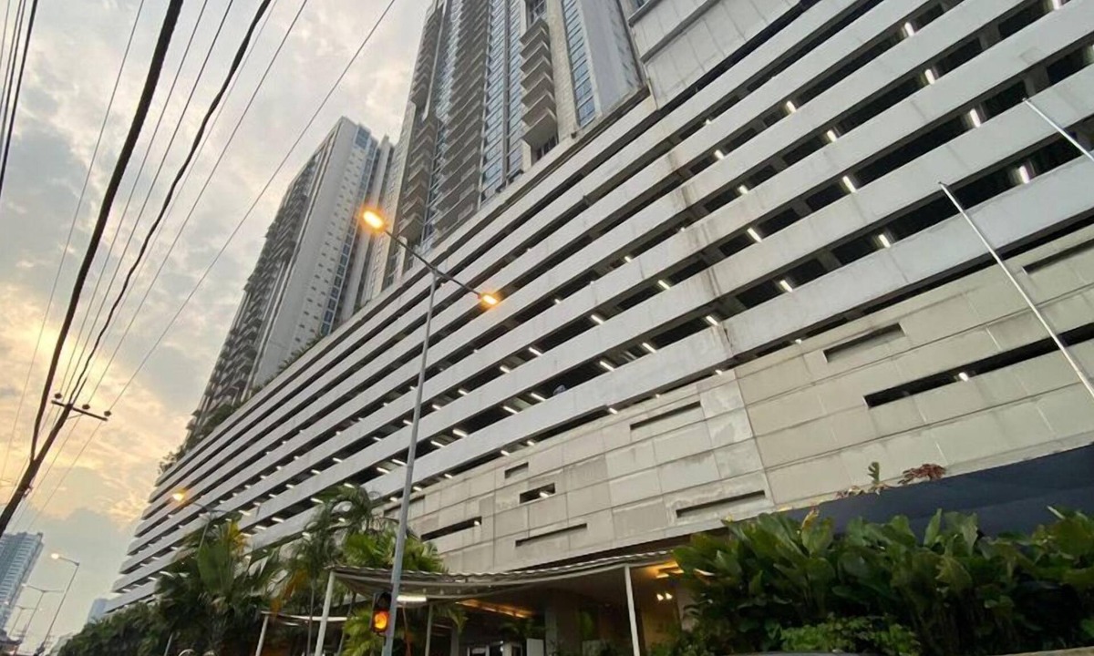 Surabaya Apartment | Spacious And Lavish 4Br At The Via And The Vue Ciputra World Apartment