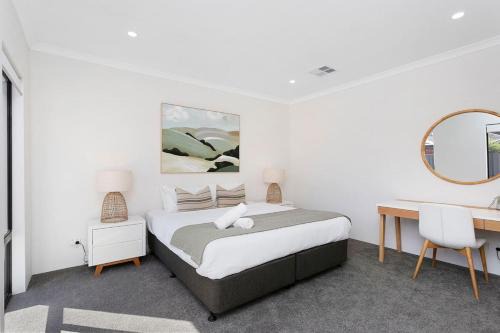 Dianella House | Spacious and modern Dianella