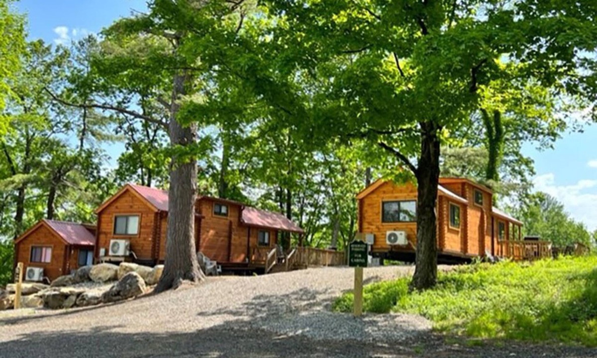 Ashford Cabin | Spacious and new deluxe cabin in family campground in Northeastern CT