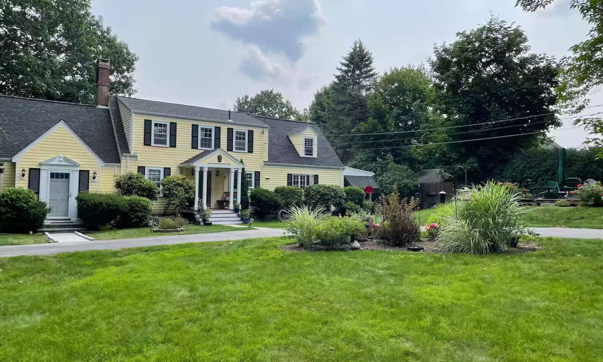 Kittery House | Spacious and Spectacular Kittery Home