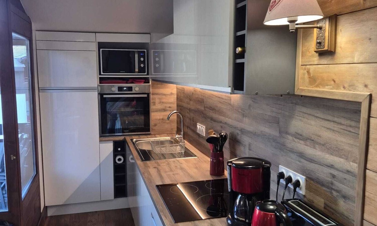 Brides-les-Bains Apartment | Spacious apartment in Brides les Bain, The Three Valleys, with mountain views