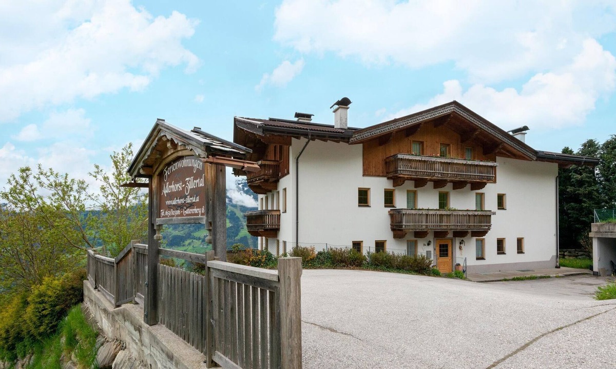 Gattererberg Apartment | Spacious apartment in Stummerberg with terrace