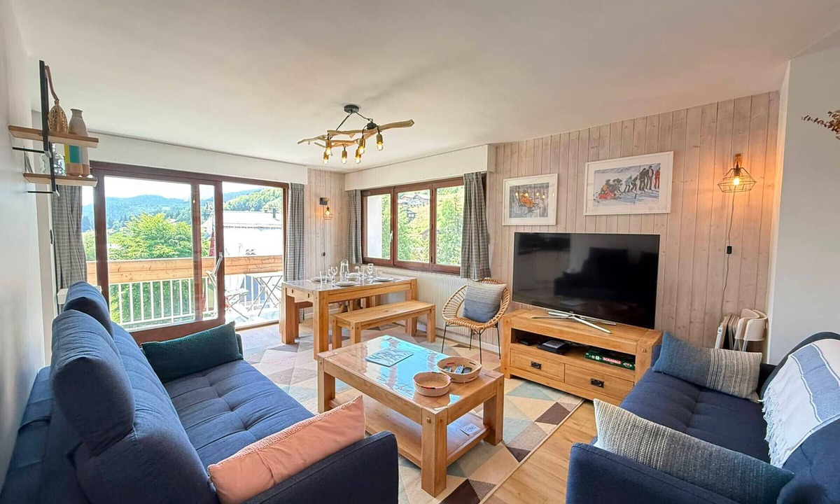 Les Gets Apartment | Spacious apartment, central and quiet, balcony, 6 pax