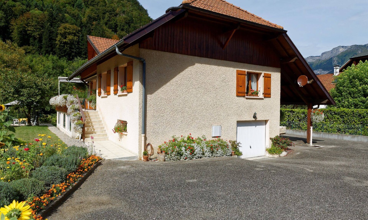 Thones Apartment | Spacious apartment for 5 people at the gates of Aravis