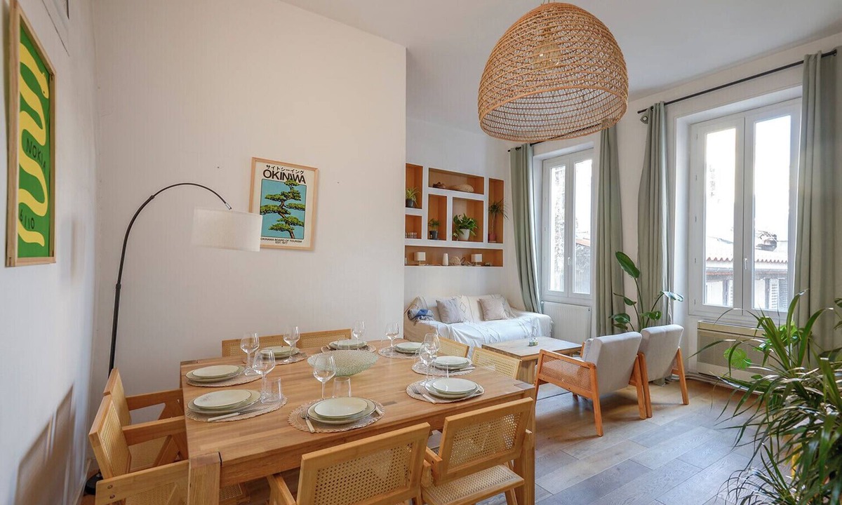 Prefecture Apartment | Spacious apartment in the heart of Marseille
