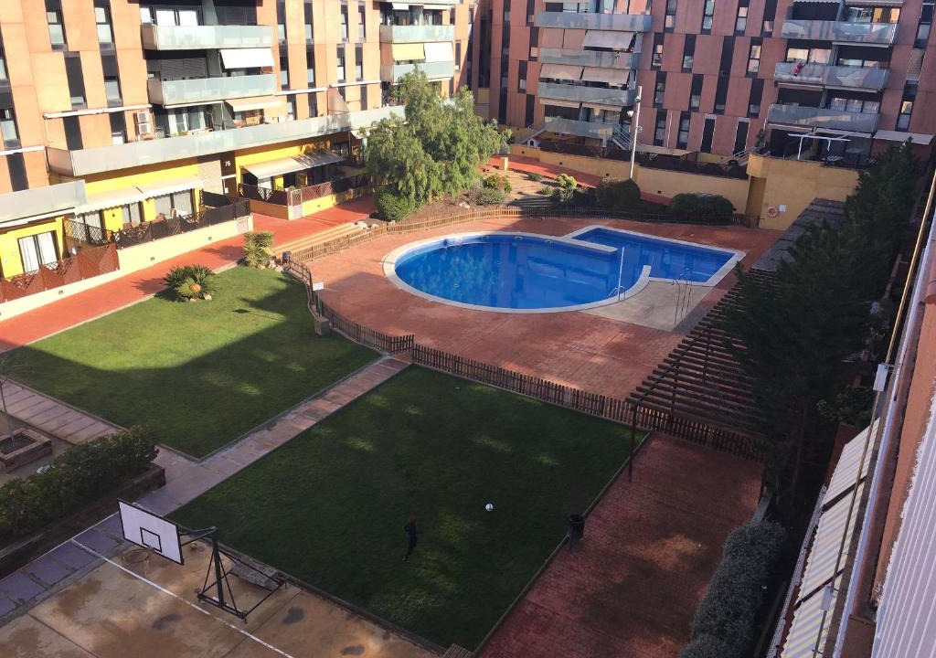 Terrassa Apartment | Spacious Apartment in Terrassa with Shared Pool, 85 m²