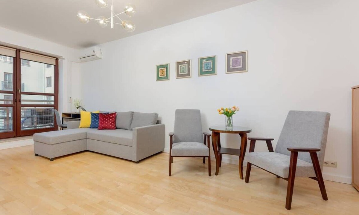 Saska Kepa Apartment | Spacious Apartment | Parking | Workspace