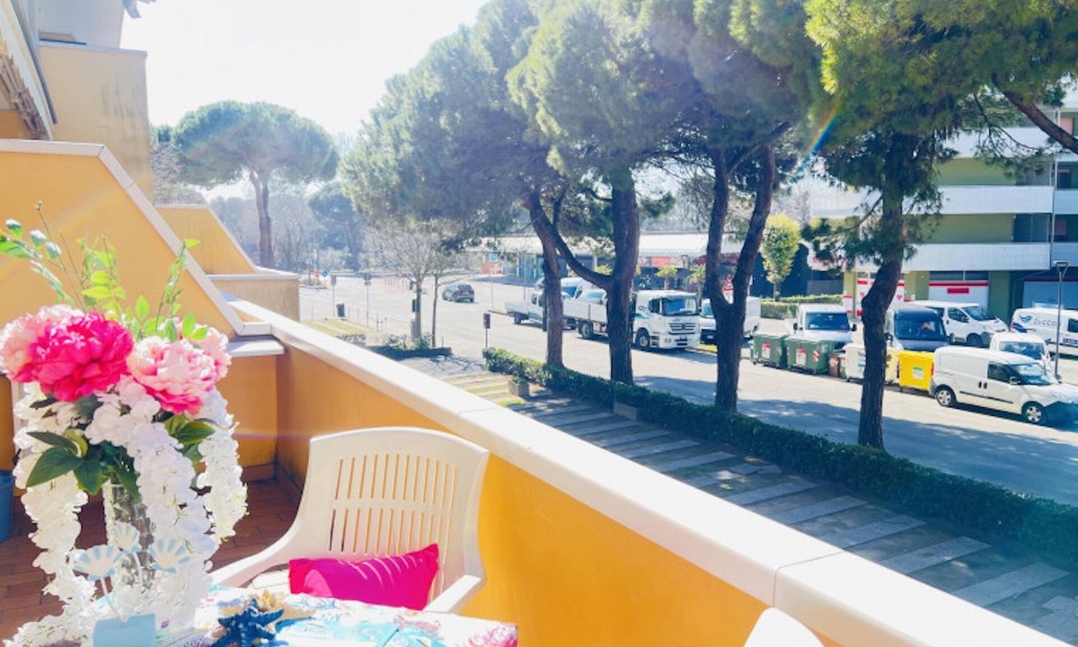 Bibione Apartment | Spacious apartment with large balcony