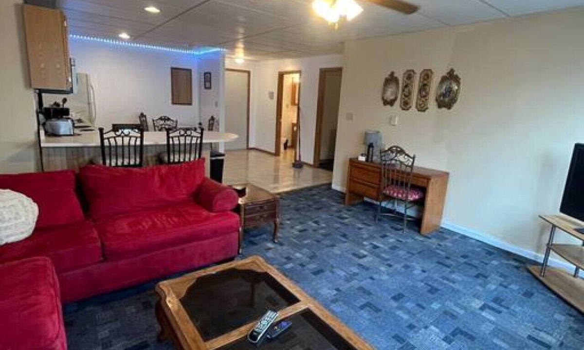 Sayre Apartment | Spacious Apt near Guthrie/Packer