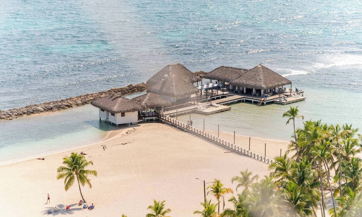 Villas Del Mar Apartment | Spacious Apto With Spectacular Views Of The Beach