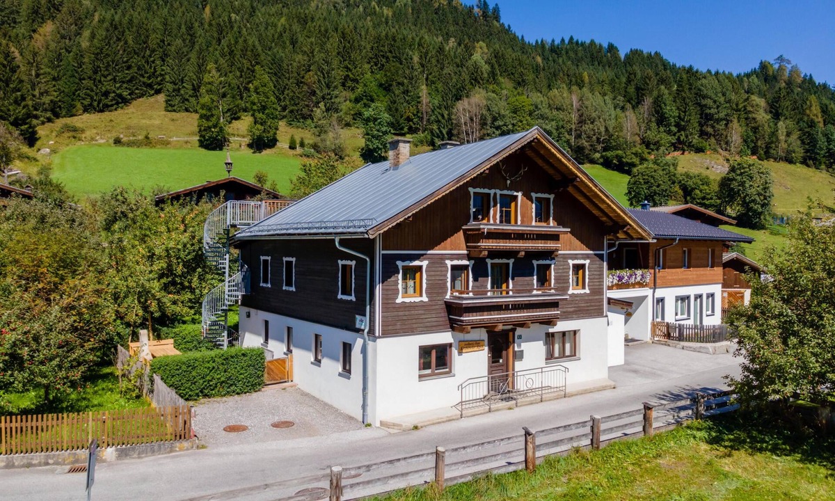 Bramberg am Wildkogel House | Spacious house with sauna near the ski lift