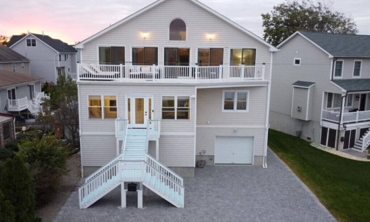 Point Pleasant Beach House | Spacious Beach House 2 blks to Ocean. Lake Views and Awesome Game Room!