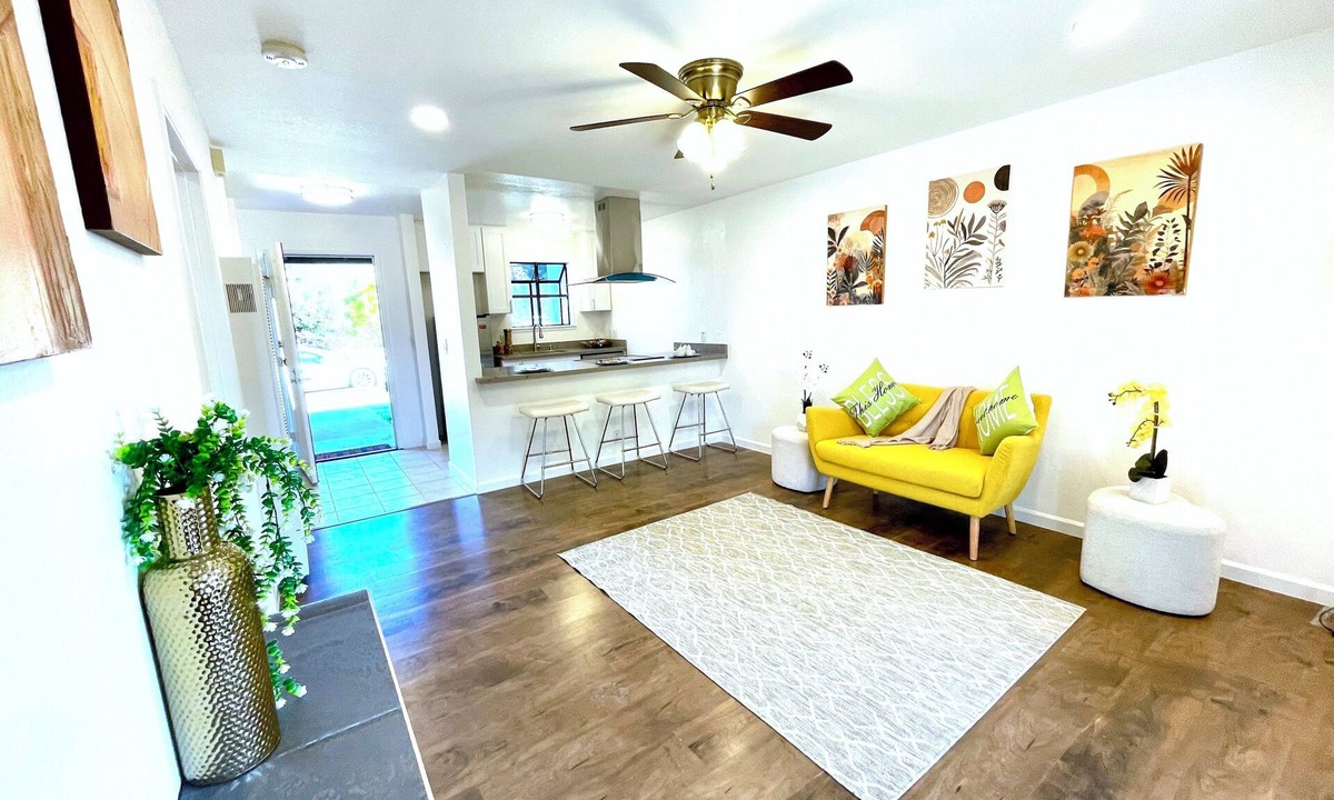 Niles District House | Spacious backyard in Nile Fremont near Downtown
