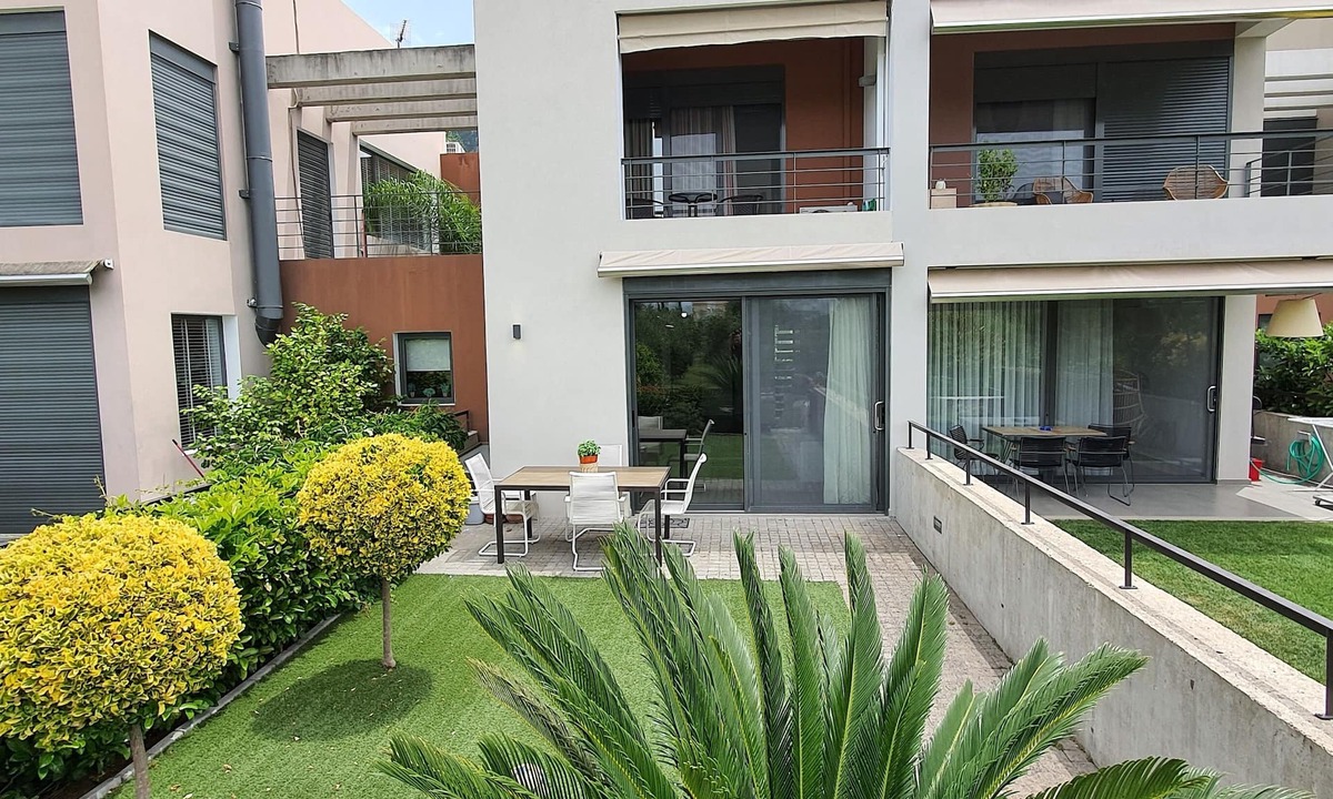 Kalamata Villa | Spacious Beachfront Property (maisonette)