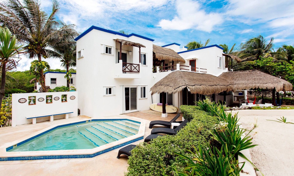 Soliman Bay Villa | Spacious Beachside Villa with Gourmet Cook, Pool, WiFi – Large Sandy Clean Beach