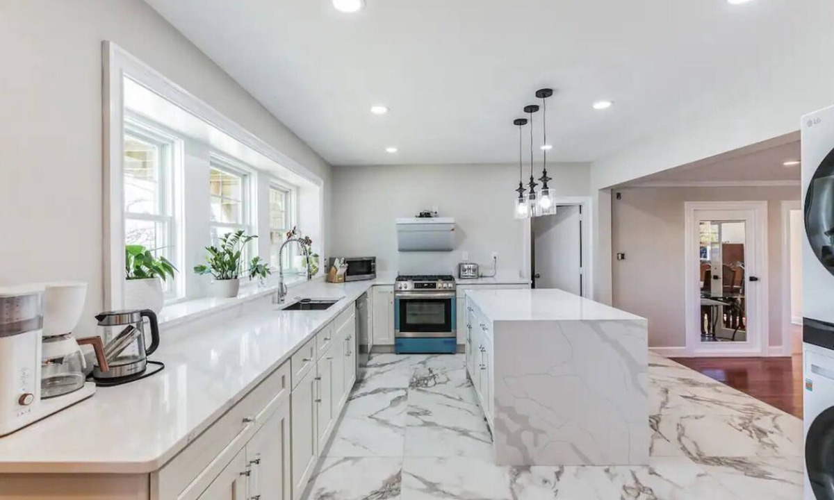 Auburndale Apartment | Spacious beautiful 3-bedroom, 2-bathroom home just 2 minutes from I-90 and I-95