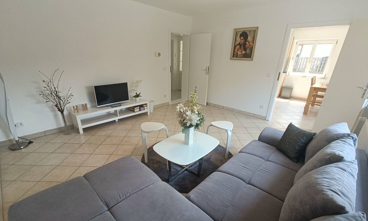 Schlangenbad Apartment | Spacious bright apartment in the green Taunus region - with private parking