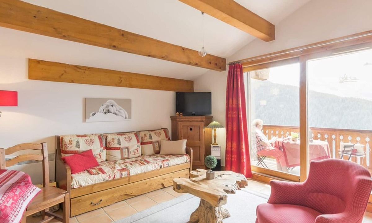 Les Eucherts Apartment | Spacious bright apartment at the slopes with parking