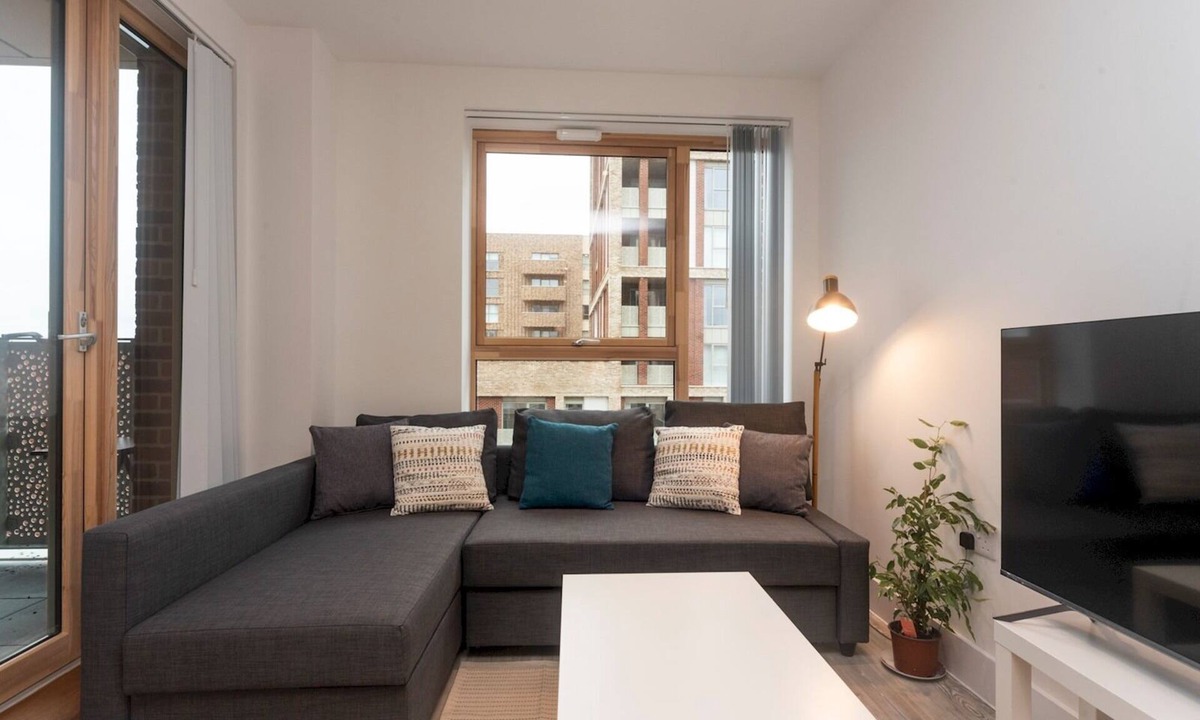 Abbey Wood Apartment | Spacious Bright Flat 20 Mins To Central London - Pass the Keys