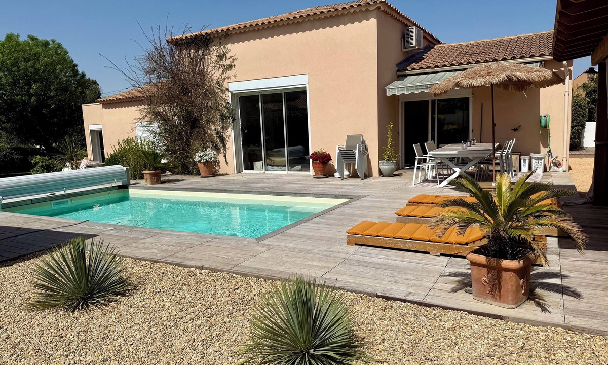 Istres House | Spacious, bright, fully renovated villa in an excellent location.