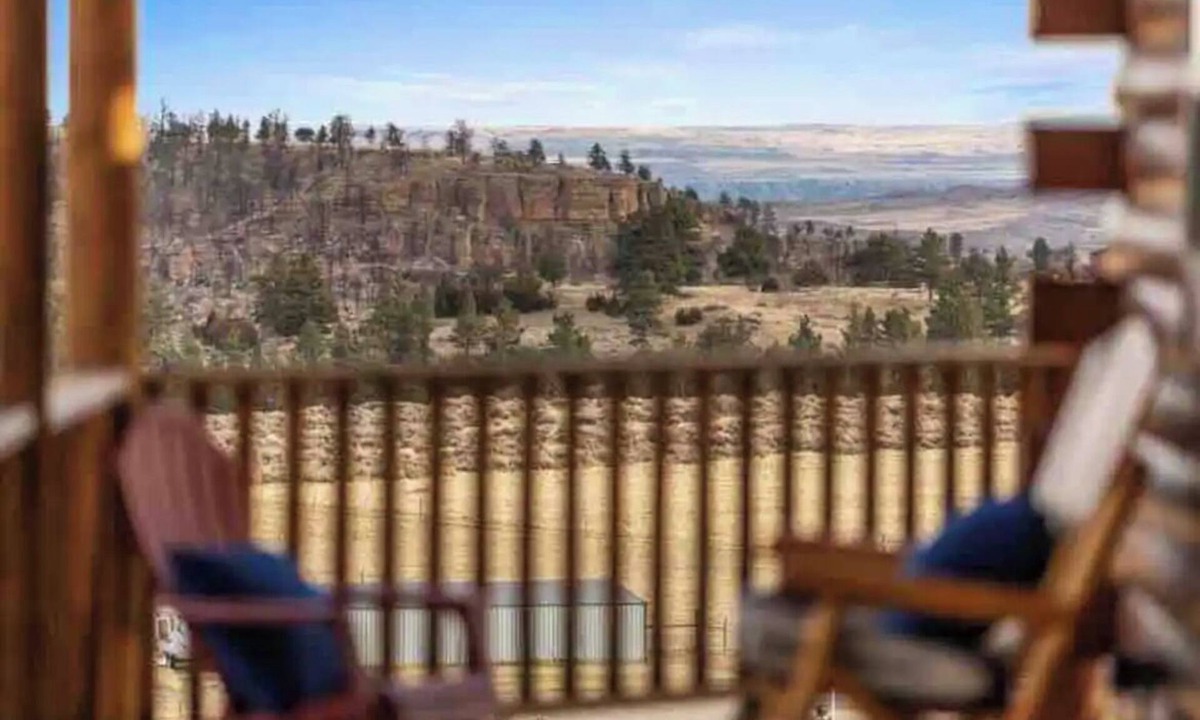 Yellowstone County Cabin | Spacious cabin with incredible views, wood fireplace, hot tub, and Wi-Fi!