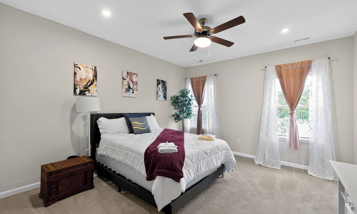 Cary House | Spacious Cary Haven - Mins to Downtown, RDU, WakeMed, Fenton, UNC Health