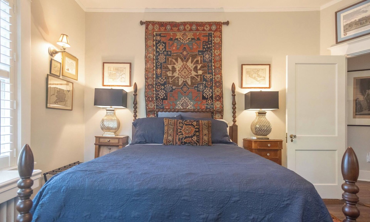 Midtown House | Spacious Central Gardens House and Carriage House