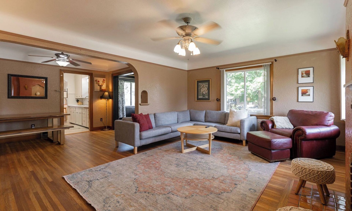 Northtown House | Spacious, Central Location 4-bedroom, King Beds - Walk to Dining, Brewery, Park