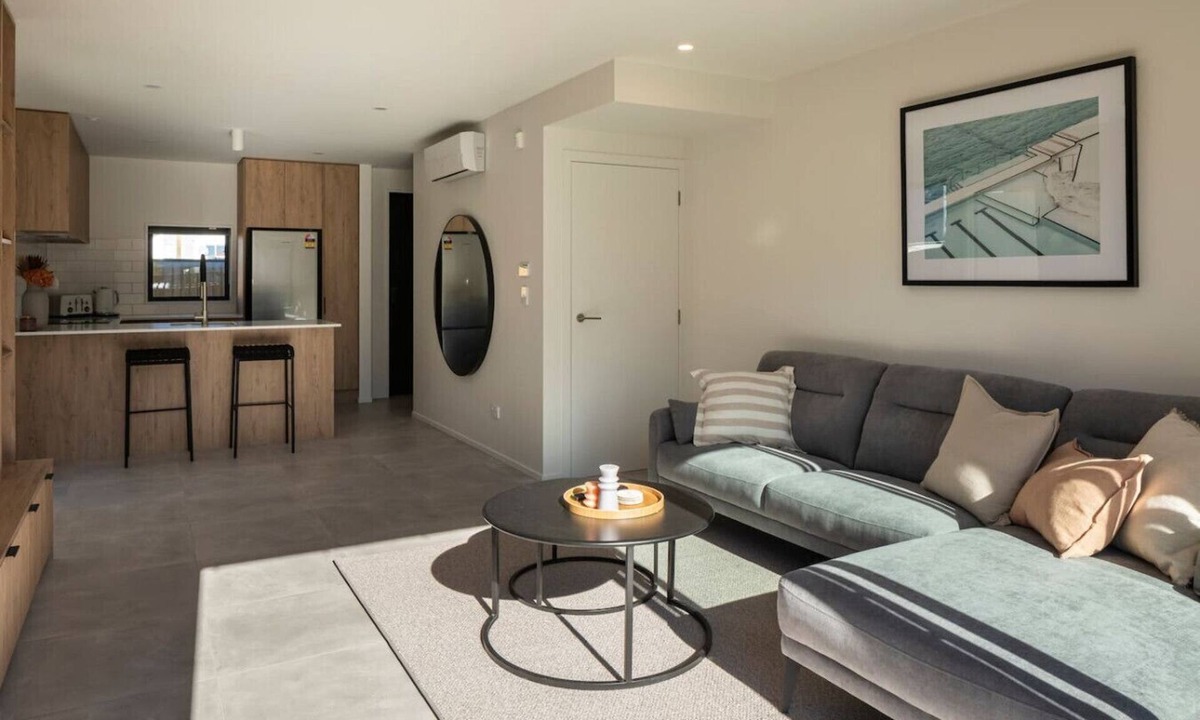 Linwood Villa | Spacious Central Townhouse – Perfect for All