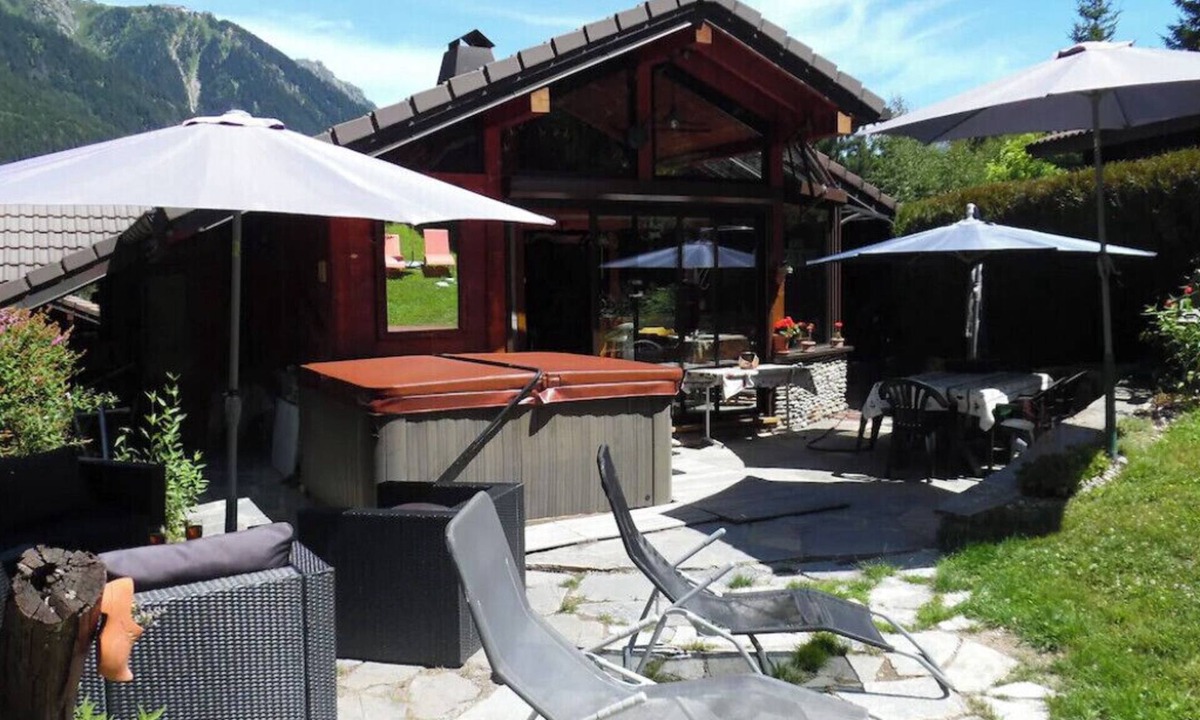 Les Bossons Ski Chalet | Spacious chalet with garden