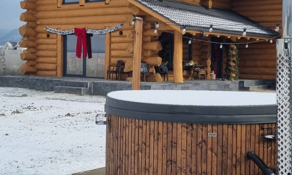 Rasnov Ski Chalet | Spacious Chalet with Hot Tub, Silence and Panoramic Mountain Views