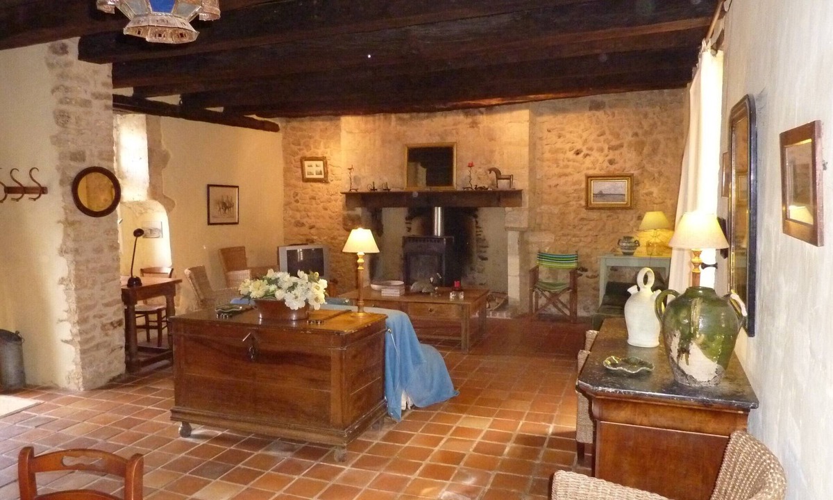 Cendrieux House | Spacious character cottage with pool