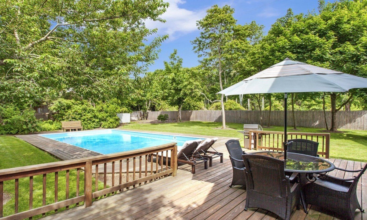 Amagansett North House | Spacious & Charming 5-Bedroom House, Minutes Away from Village and Beach