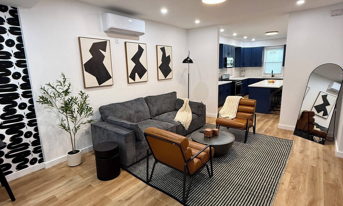 Norwood House | Spacious Chic 4-bedroom house in the brilliant Bronx near Montefiore hospital
