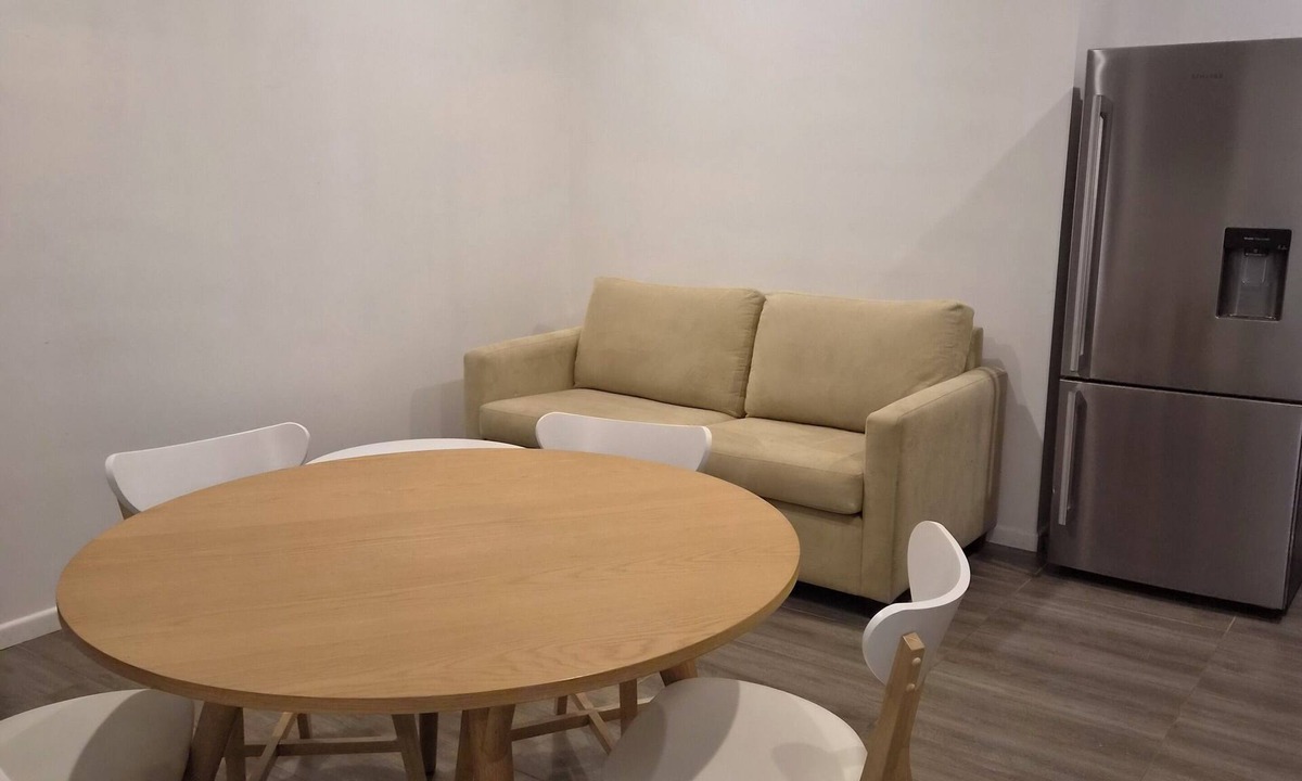 Maryborough House | Spacious & Comfortable Stay | Central Location