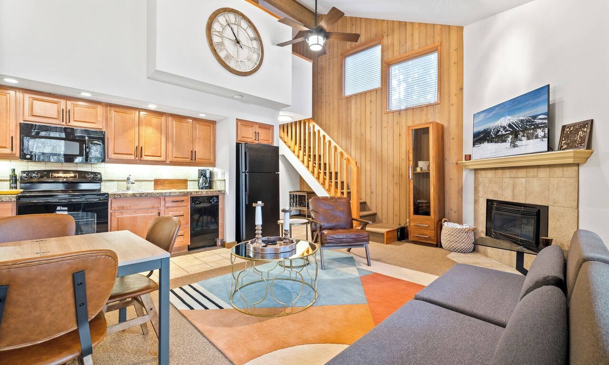 Century West Condo | Spacious Condo in Bend! Prime Location!
